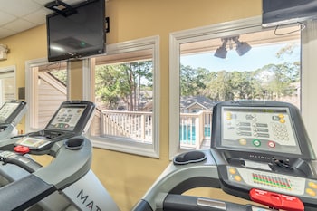 Premium Condo, 3 Bedrooms, 2 Bathrooms | Private kitchen | Coffee/tea maker, full-size fridge, microwave, oven at Island Links Resort by Palmera