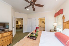 Condo 3 Bedroom (North) | Brankas, setrika/meja setrika, Wi-Fi gratis, dan seprai linen