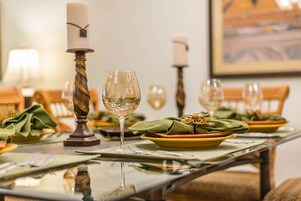 Condo 3 Bedroom (North) | In-room dining