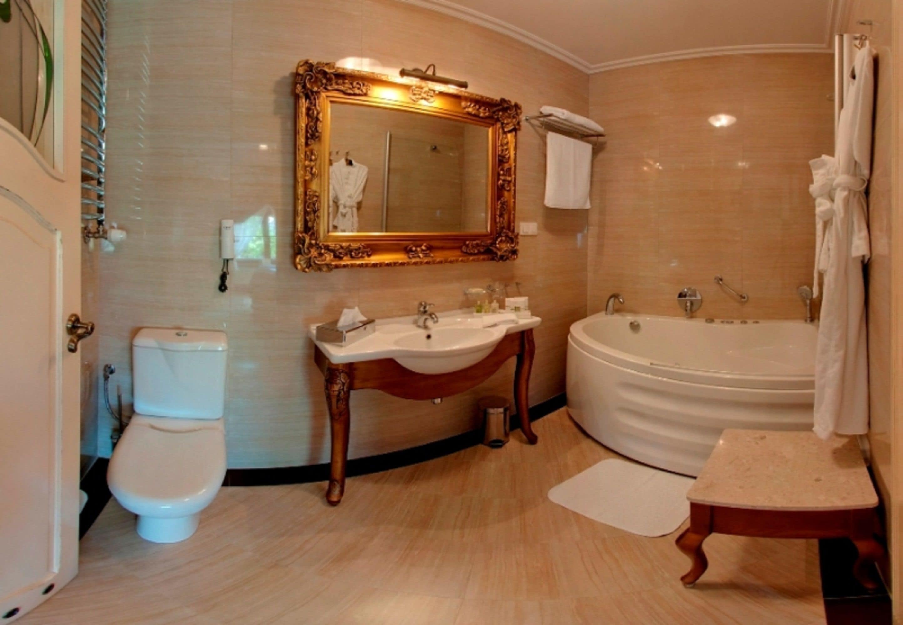 family studio | bathroom | free toiletries, hair dryer, bathrobes, slippers