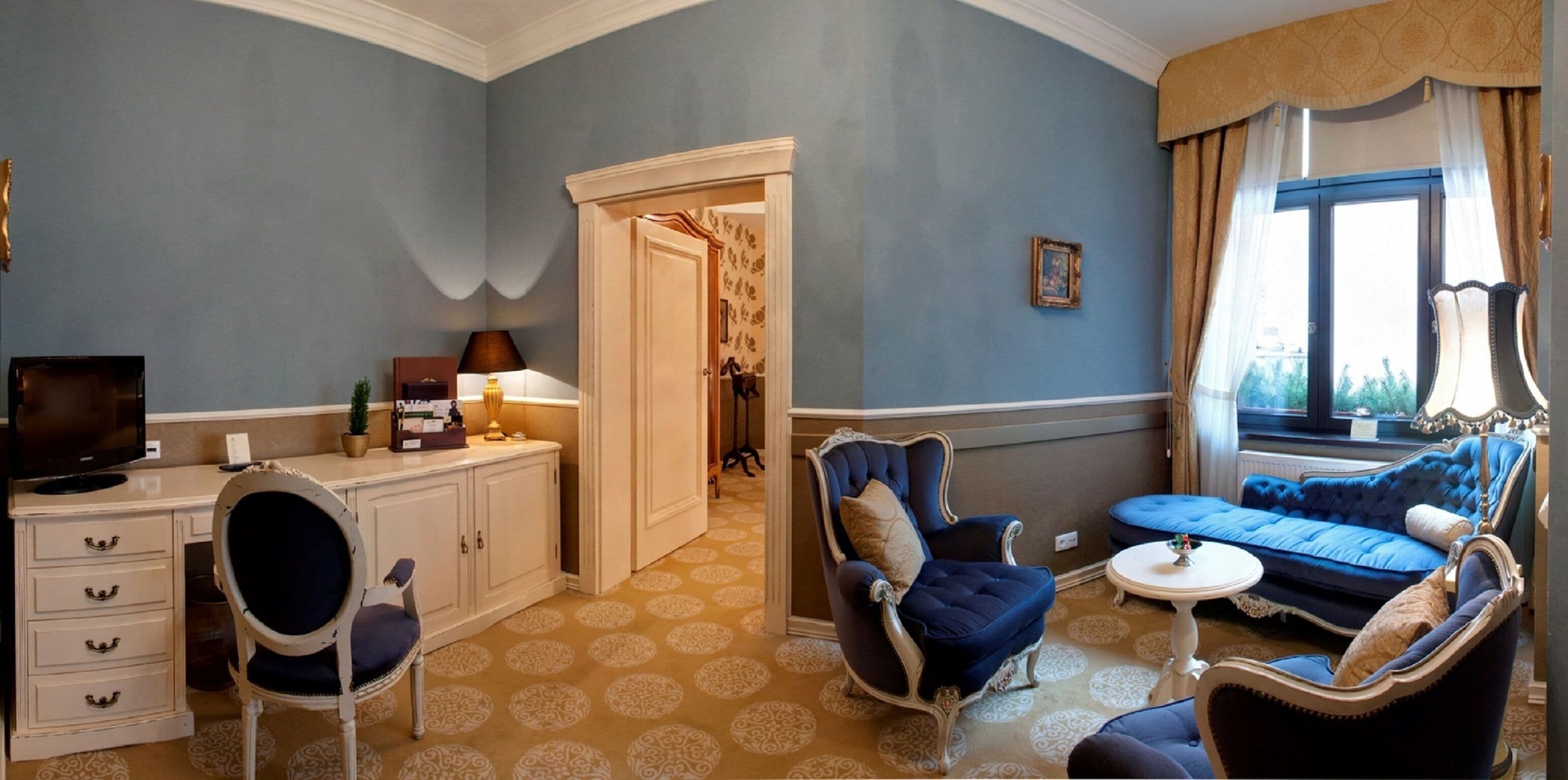 junior suite, 1 bedroom, non smoking | living area | 32-inch lcd tv with satellite channels, tv