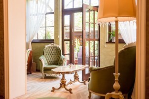 华丽双人房或双床房 | 露台