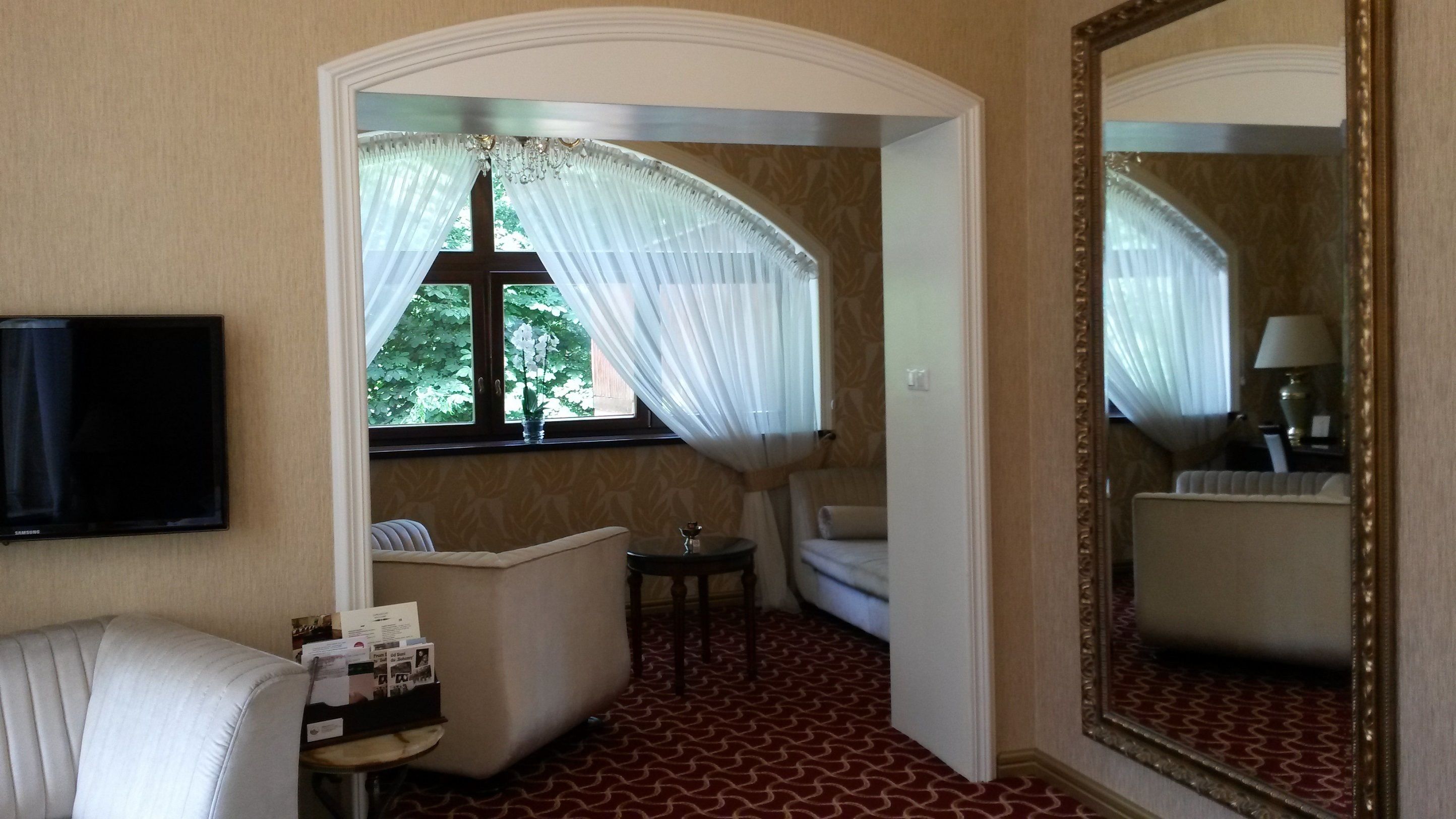 comfort studio suite | egyptian cotton sheets, premium bedding, minibar, in-room safe