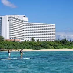 Beach nearby, white sand, beach towels, snorkeling