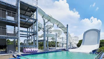 Piscine extérieure (ouverte en saison)
