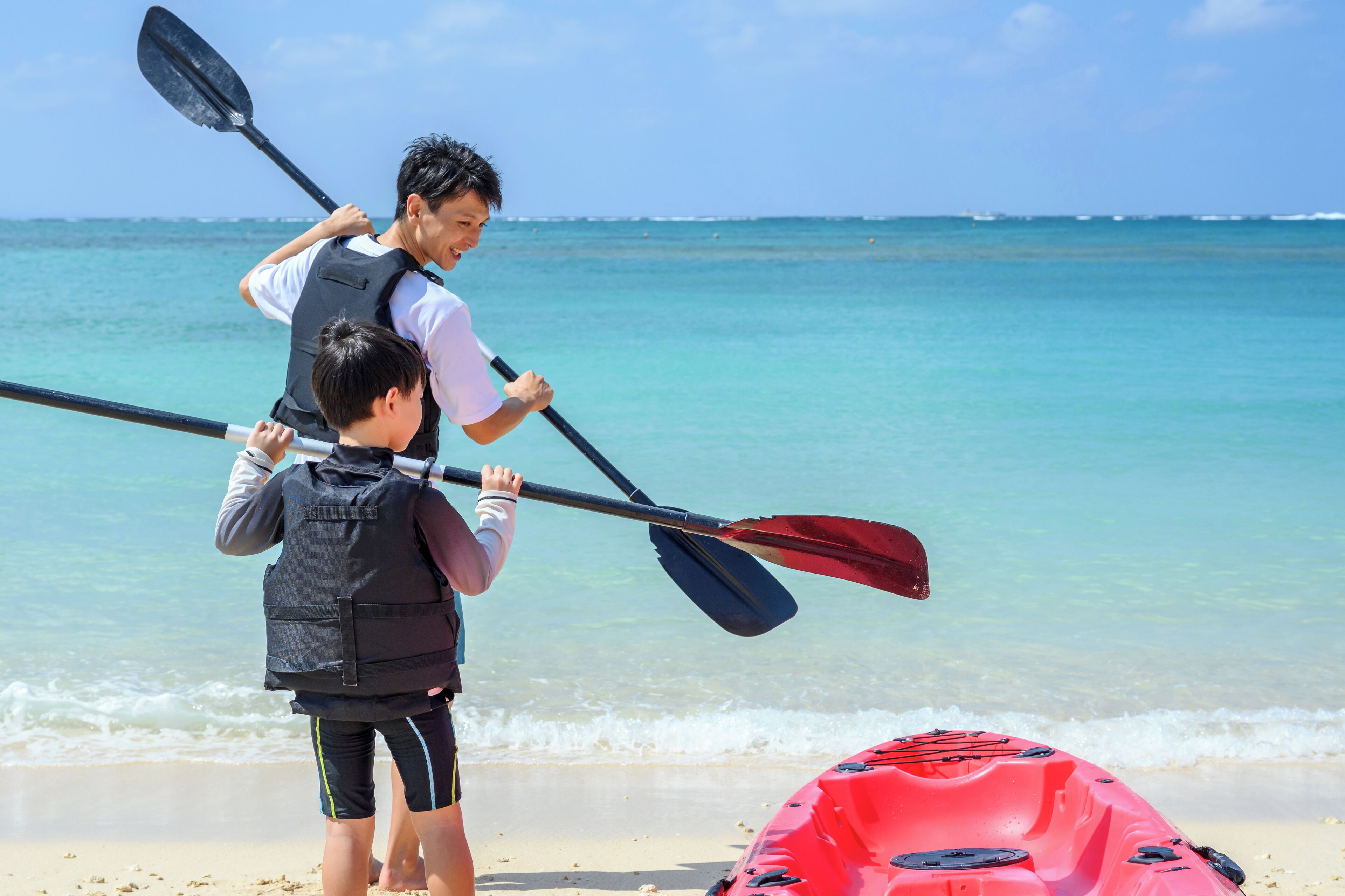 Beach nearby, white sand, beach towels, snorkeling