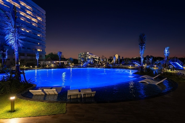 Seasonal outdoor pool