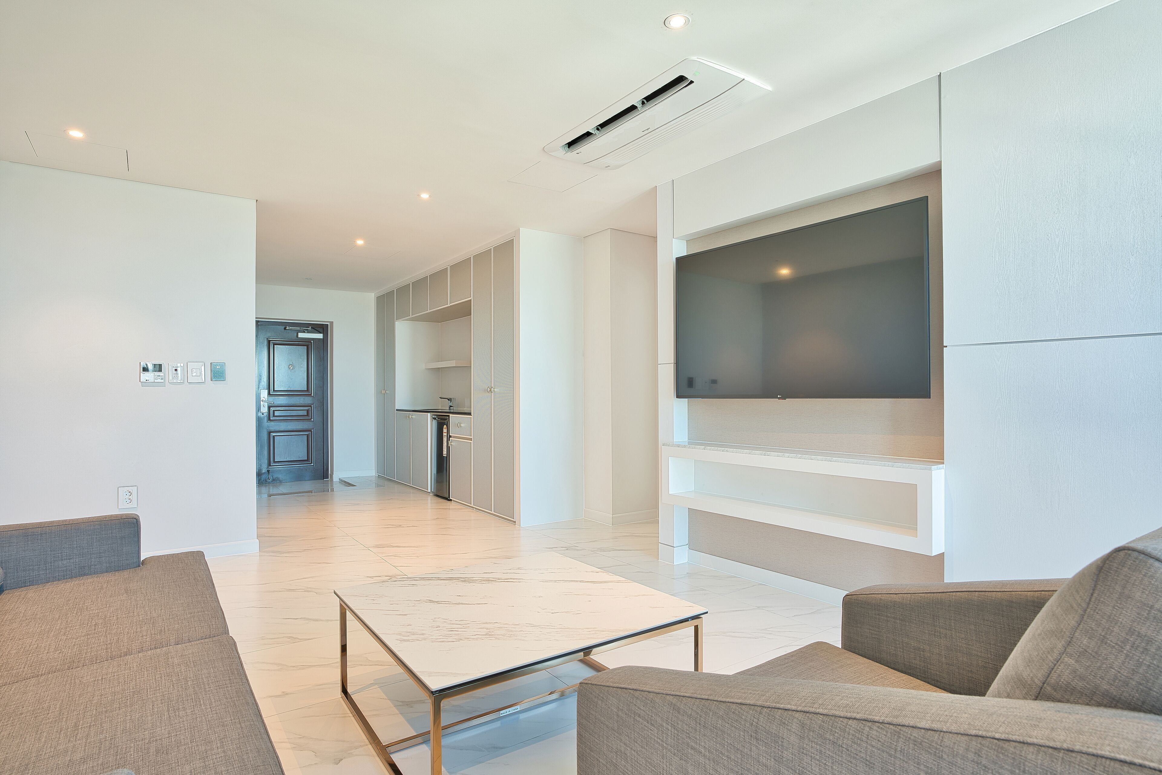 grand suite | blackout curtains, free wifi, bed sheets