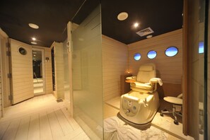 Sauna, Whirlpool, Türkisches Bad/Hamam, Körperbehandlungen