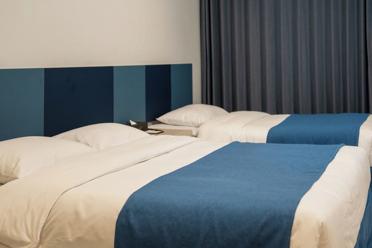Blackout drapes, WiFi (free), bed sheets
