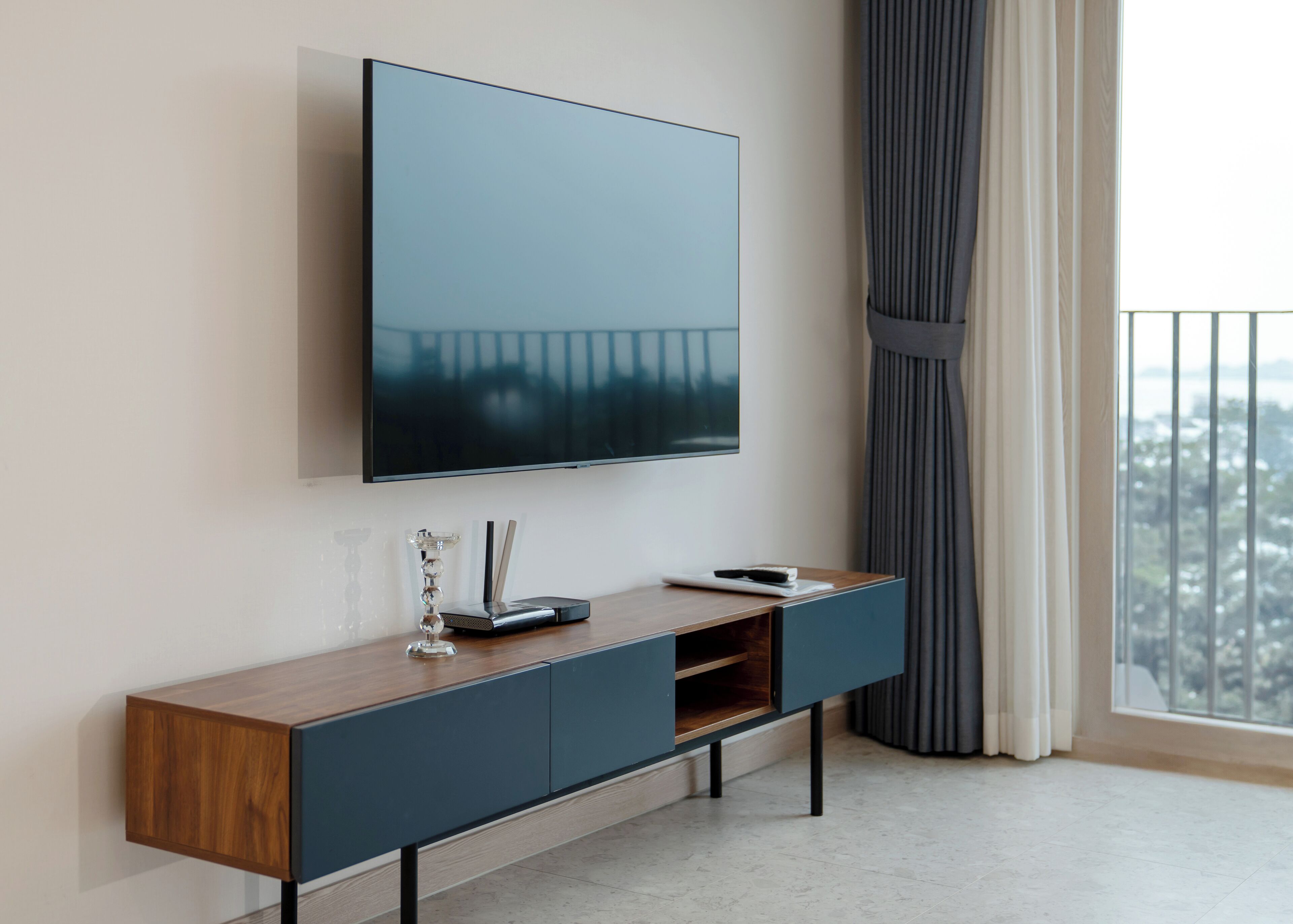 55-inch smart tv with cable channels, tv, books