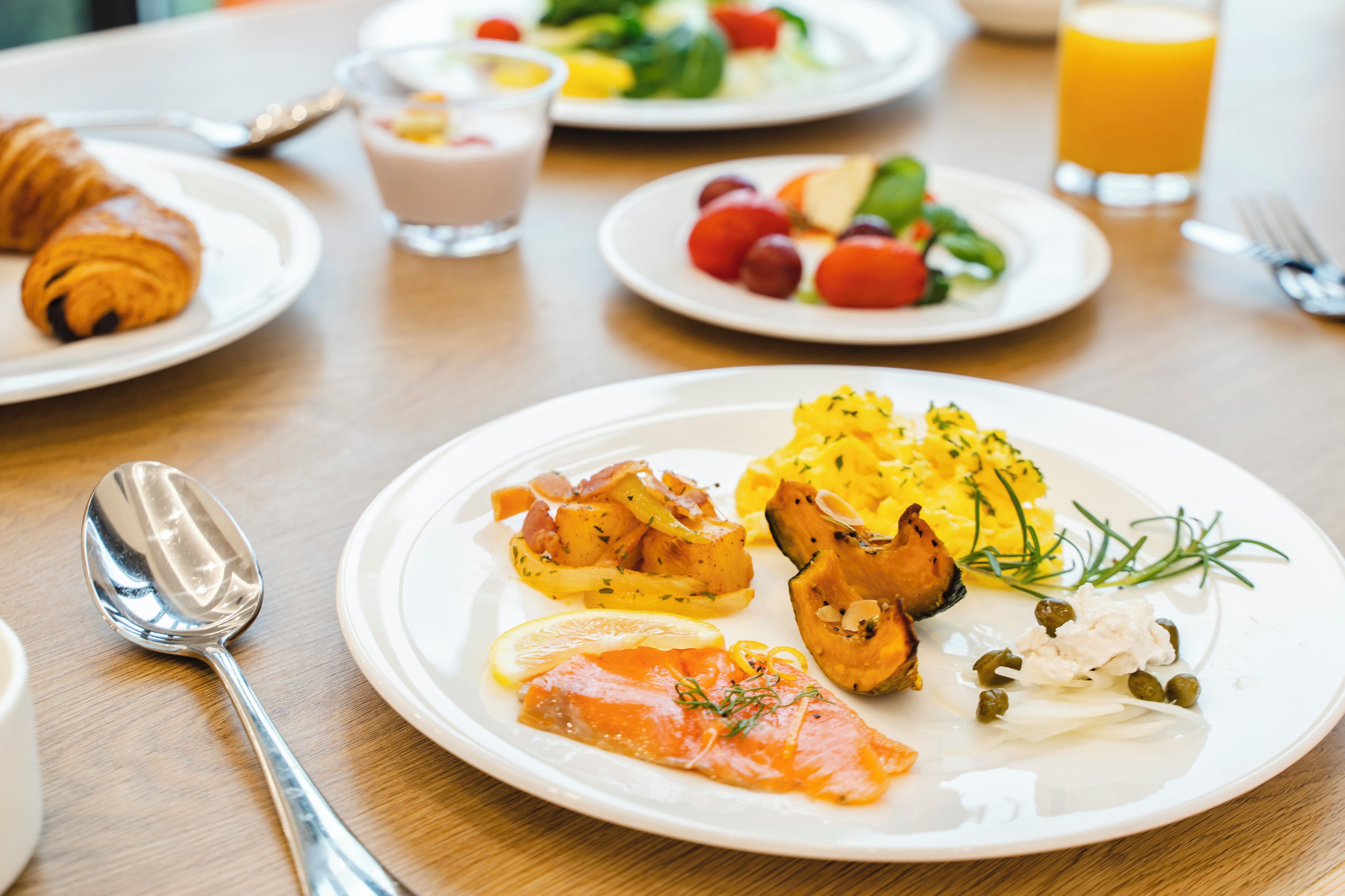 Tägliches Frühstücksbuffet gegen Gebühr