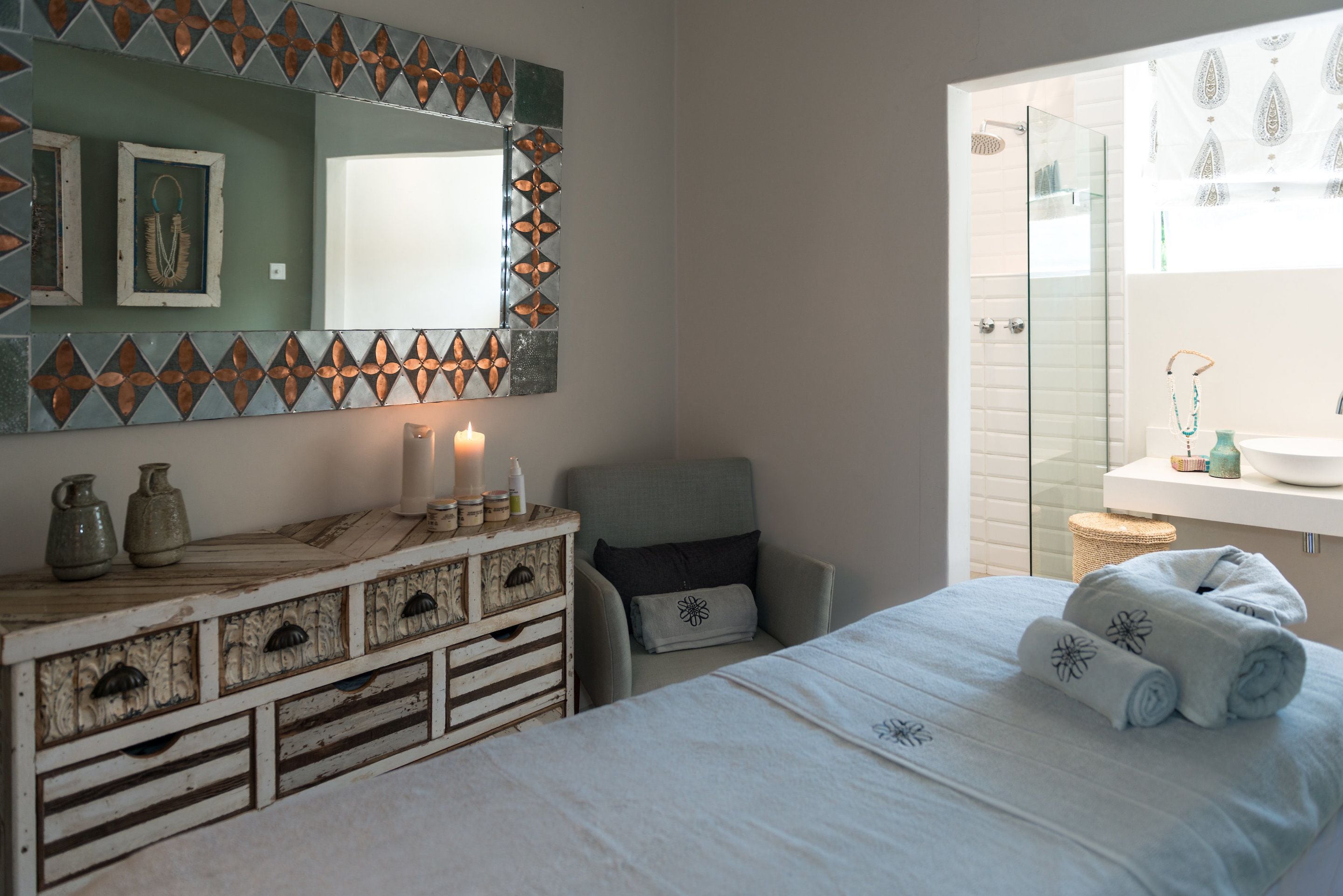 双人护理室、身体护理、芳香疗法、热石按摩、深层组织按摩、瑞典式按摩