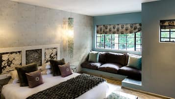 Egyptian cotton sheets, premium bedding, down duvets, free minibar items