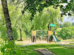 Área de juegos infantiles al aire libre