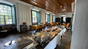 Free daily buffet breakfast - Pousada do Convento do Carmo (Cachoeira)
