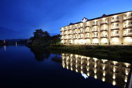 Front of property. River Inn at Seaside