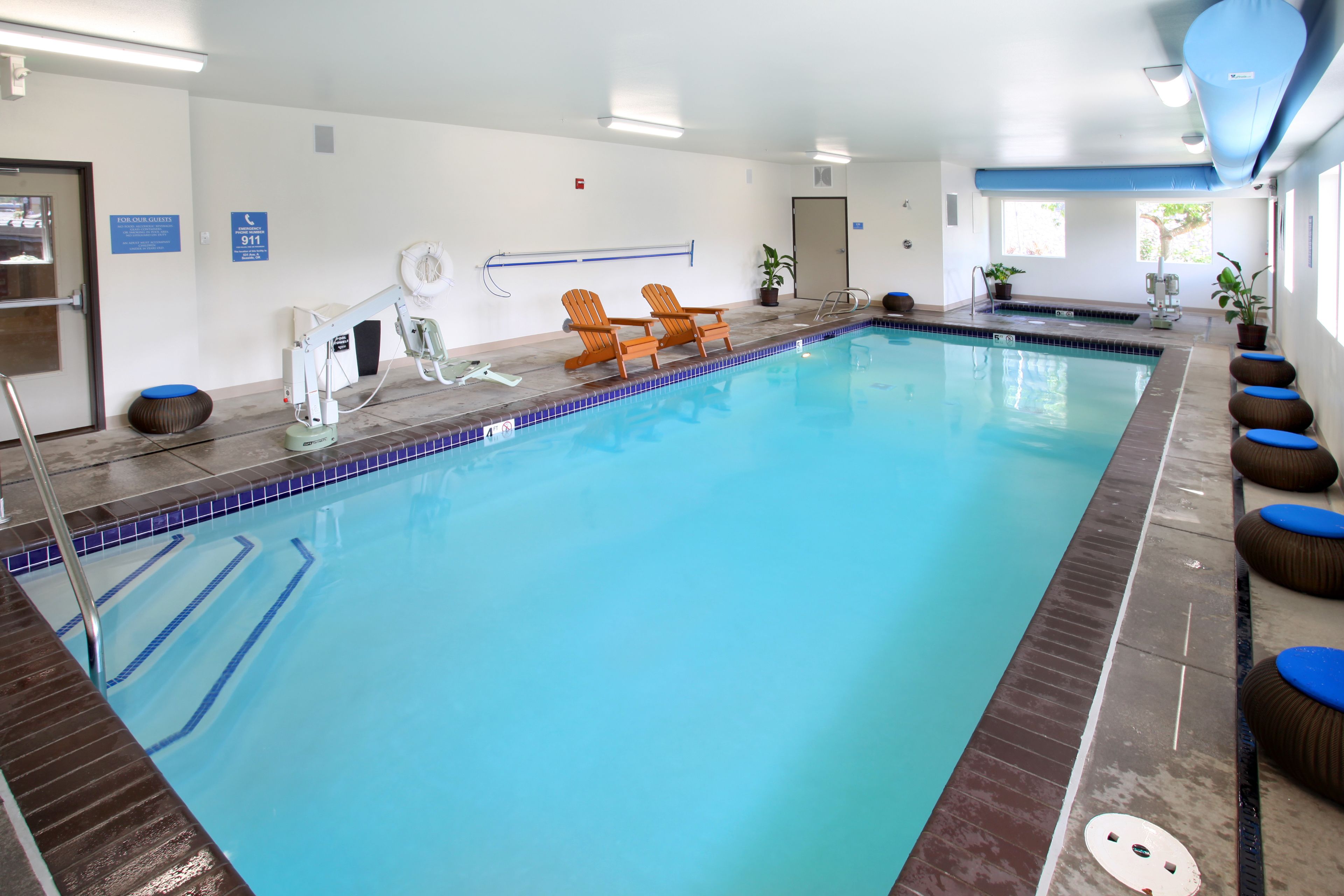 indoor pool, open 10:00 am to 10:00 pm, pool loungers