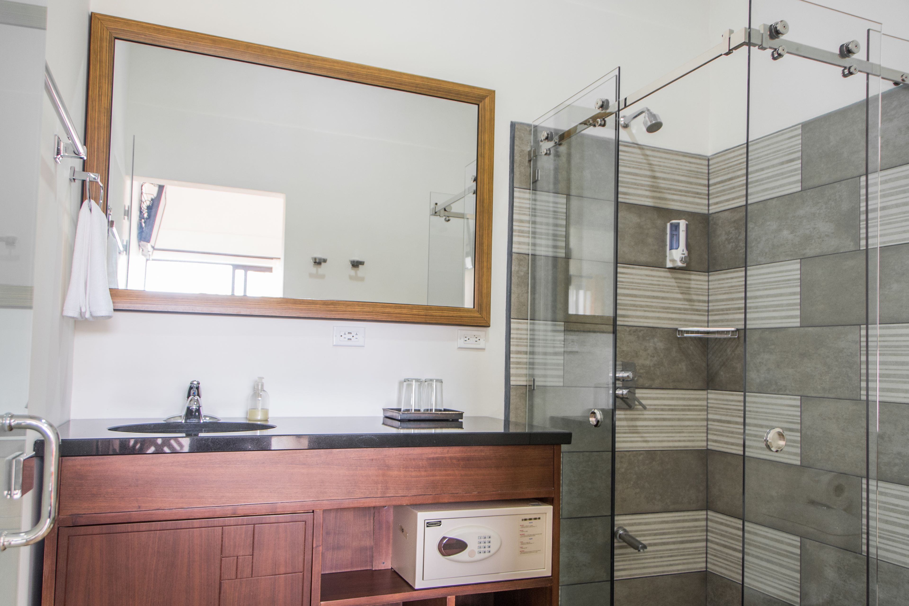 basic double room | bathroom | shower, free toiletries, towels, soap