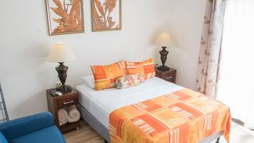 Caja de seguridad en la habitación y decoración personalizada