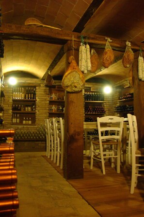 Lunch and dinner served - Locanda Antiche Macine (Santarcangelo di Romagna)