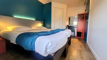 Standard-Zweibettzimmer | 1 Schlafzimmer, Schreibtisch, Verdunkelungsvorhänge