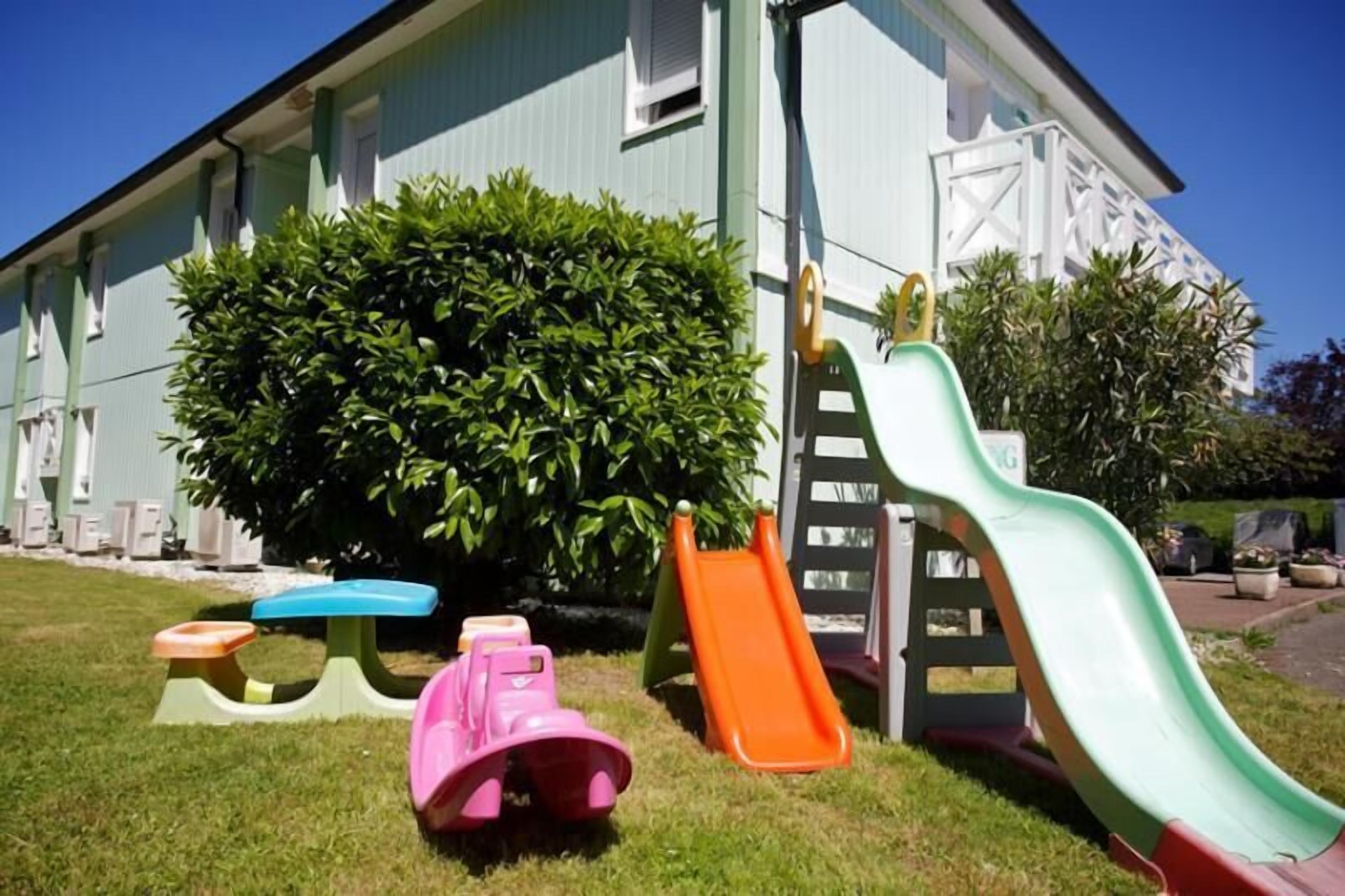 Área de juegos infantiles al aire libre