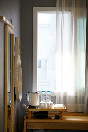 Standard Double Room | Desk, laptop workspace, free WiFi, bed sheets - Hotel Dada Insadong (Seoul)