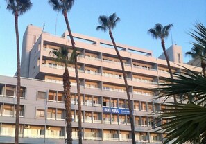 Exterior - Sun Hall Beach Hotel Apts. (Larnaca)