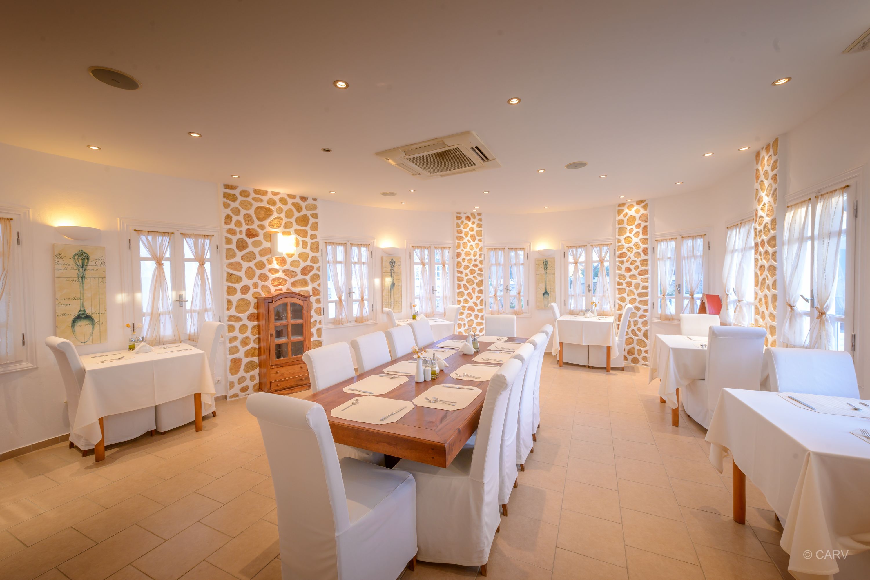 breakfast, lunch, dinner served; greek cuisine