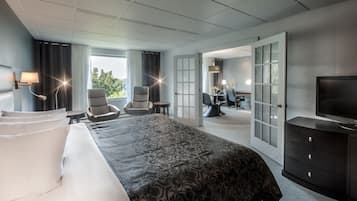Suite Signature, vue rivière | 1 chambre, literie de qualité supérieure, ameublement personnalisé