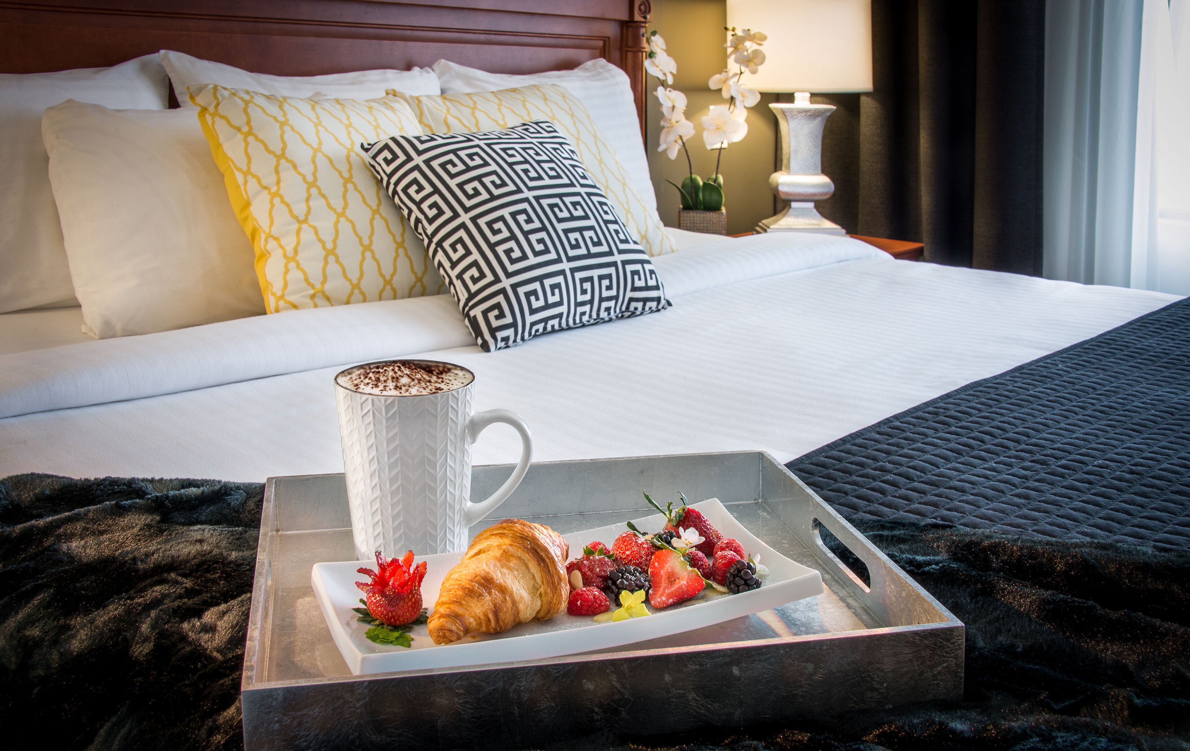 1 bedroom, premium bedding, individually furnished, desk