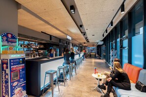 酒吧(店内)