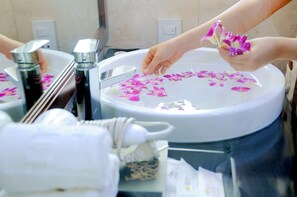 Standard Double or Twin Room | Bilik Mandi | Tab mandi dan pancuran berasingan, hulu semburan hidrourut 