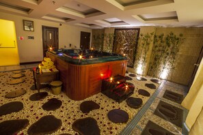 Couples treatment rooms, hot tub, body treatments, hydrotherapy - Moonlight Hotel Hue (Hue)