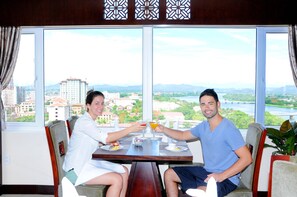 Breakfast area - Moonlight Hotel Hue (Hue)