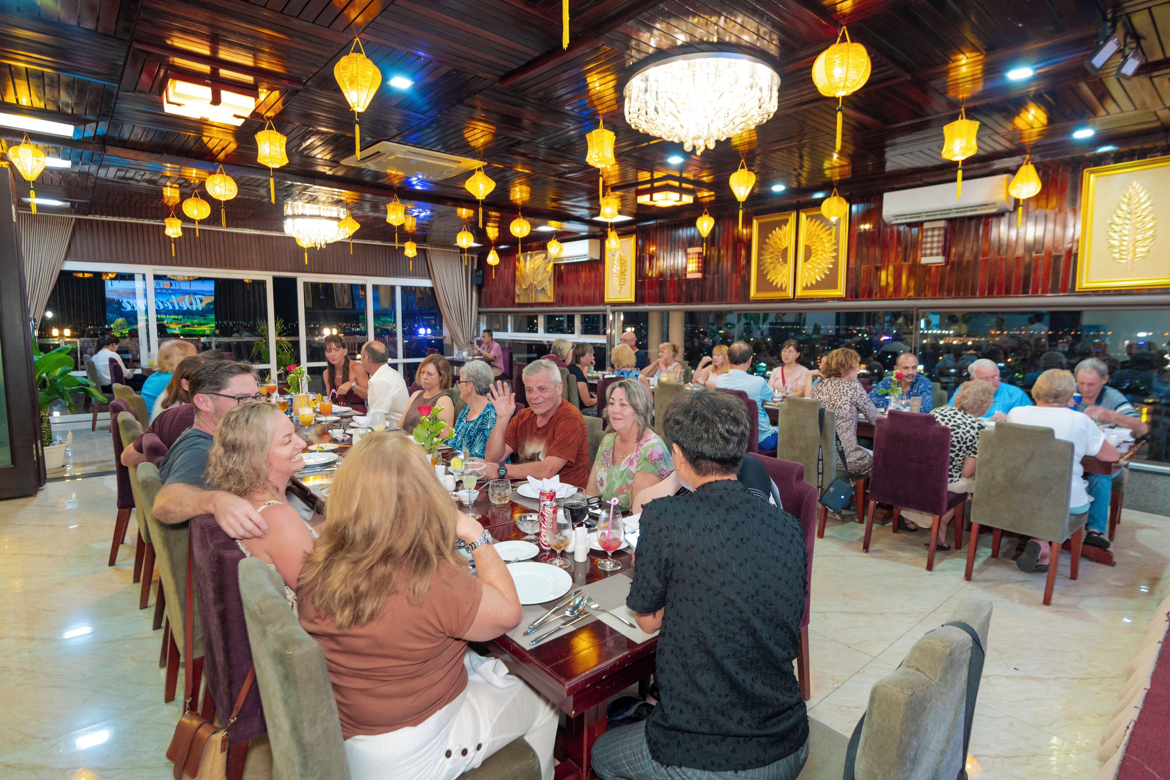 breakfast, lunch, dinner served; international cuisine