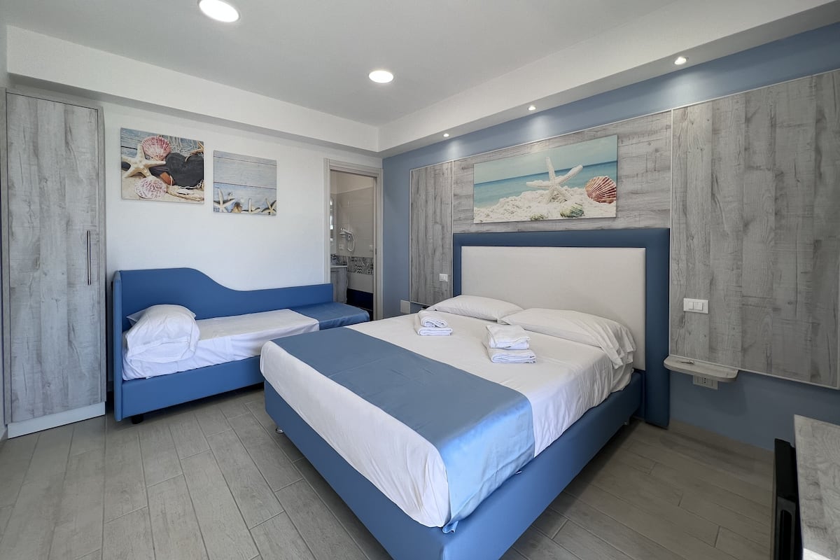 Comfort Triple Room