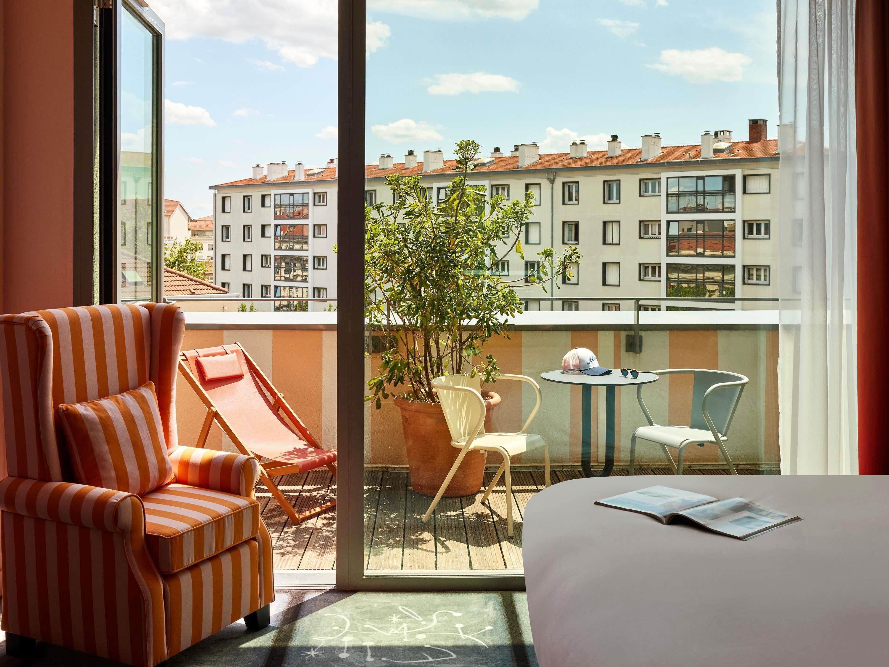 LARGE MAMA TERRACE