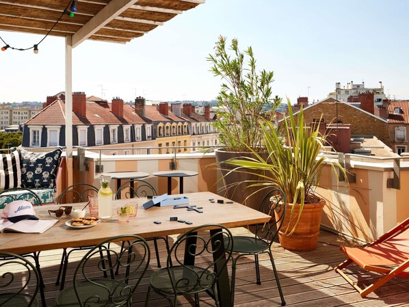 XXL MAMA TERRACE CORNER | Premium bedding, in-room safe, desk, laptop workspace - Mama Shelter Lyon (Lyon)
