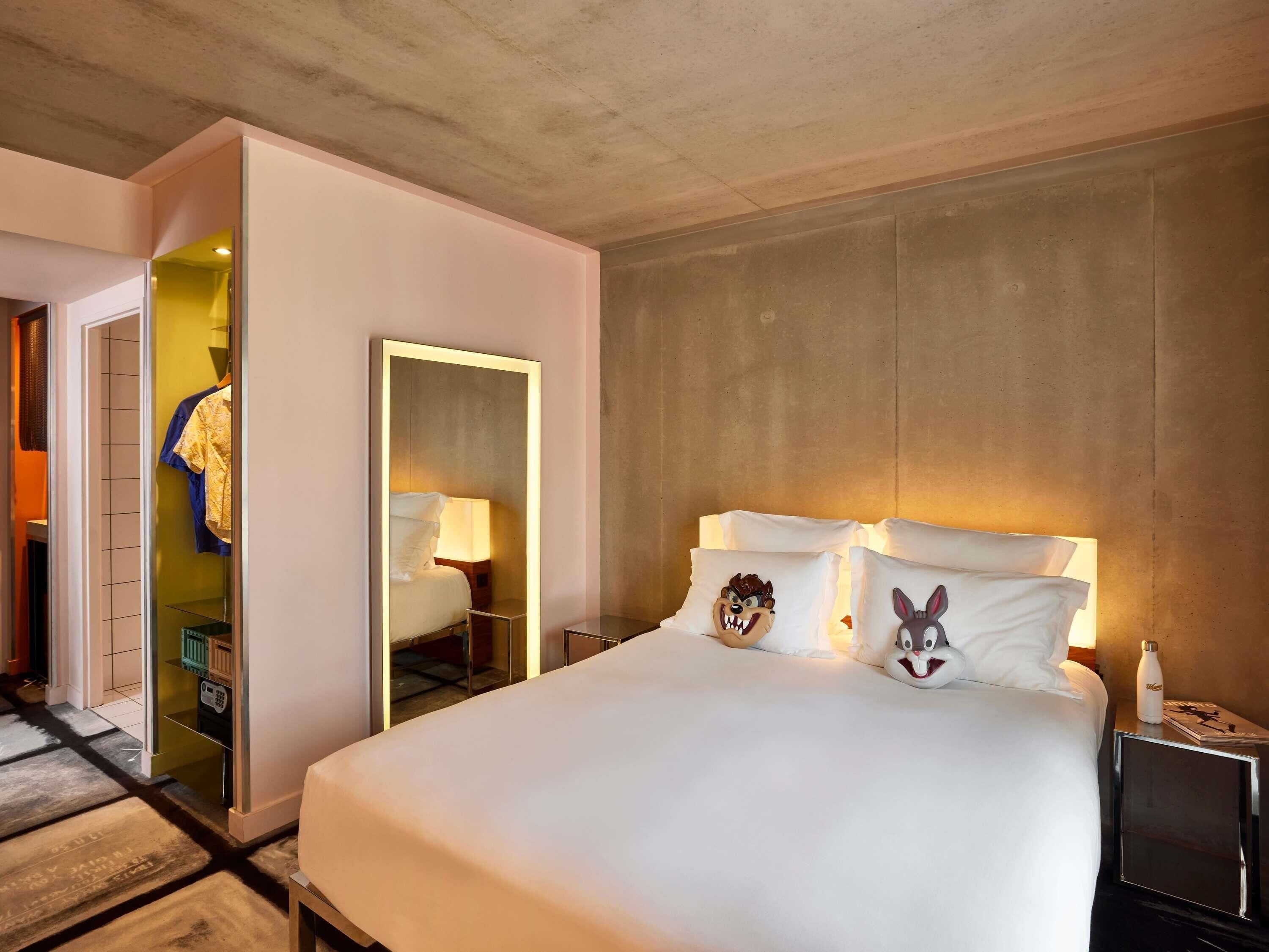 Double Room, 1 Double Bed (Medium Mama) | In-room safe, desk, soundproofing, free WiFi