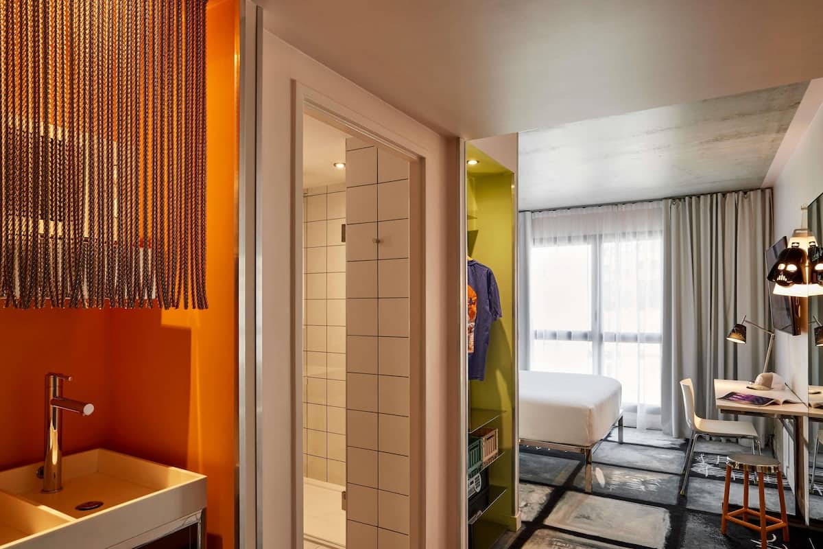 In-room safe, desk, soundproofing, free WiFi