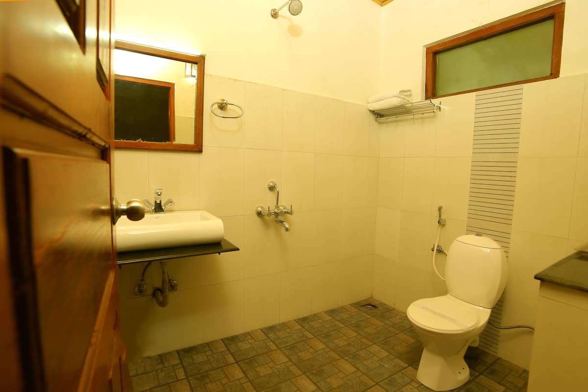 standard room, plantation view | bathroom | towels