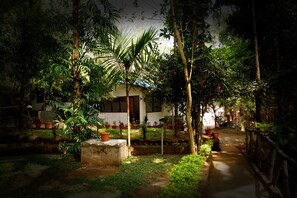 Front of property - Glenmore Resorts (Devikolam)