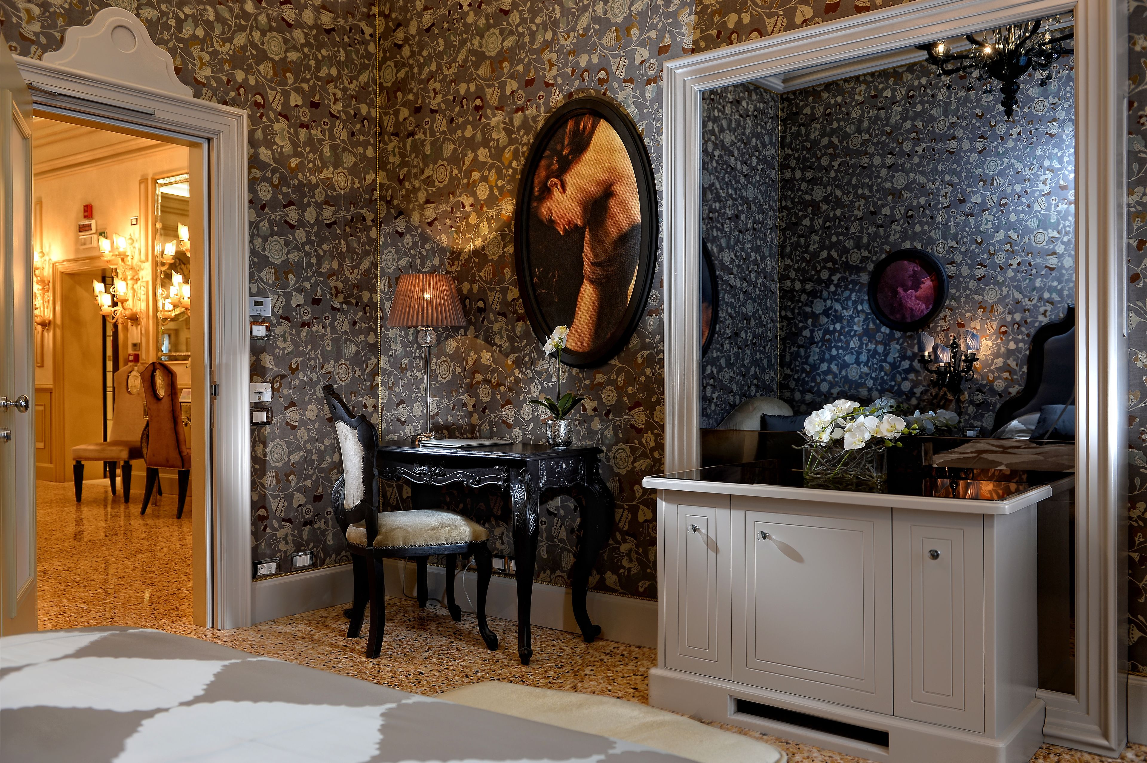 suite | room amenity