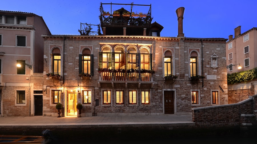 Palazzetto Madonna