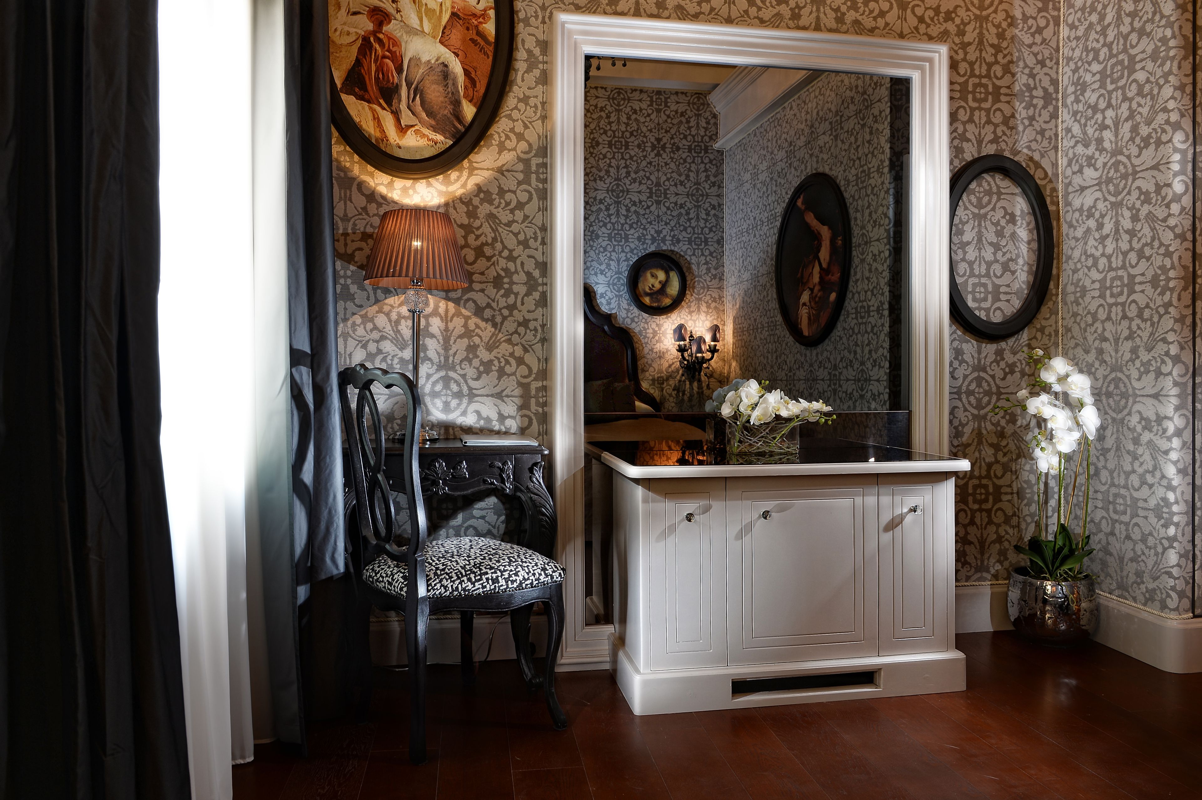 deluxe room | courtyard view