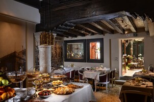 Colazione continentale inclusa, servita tutte le mattine 