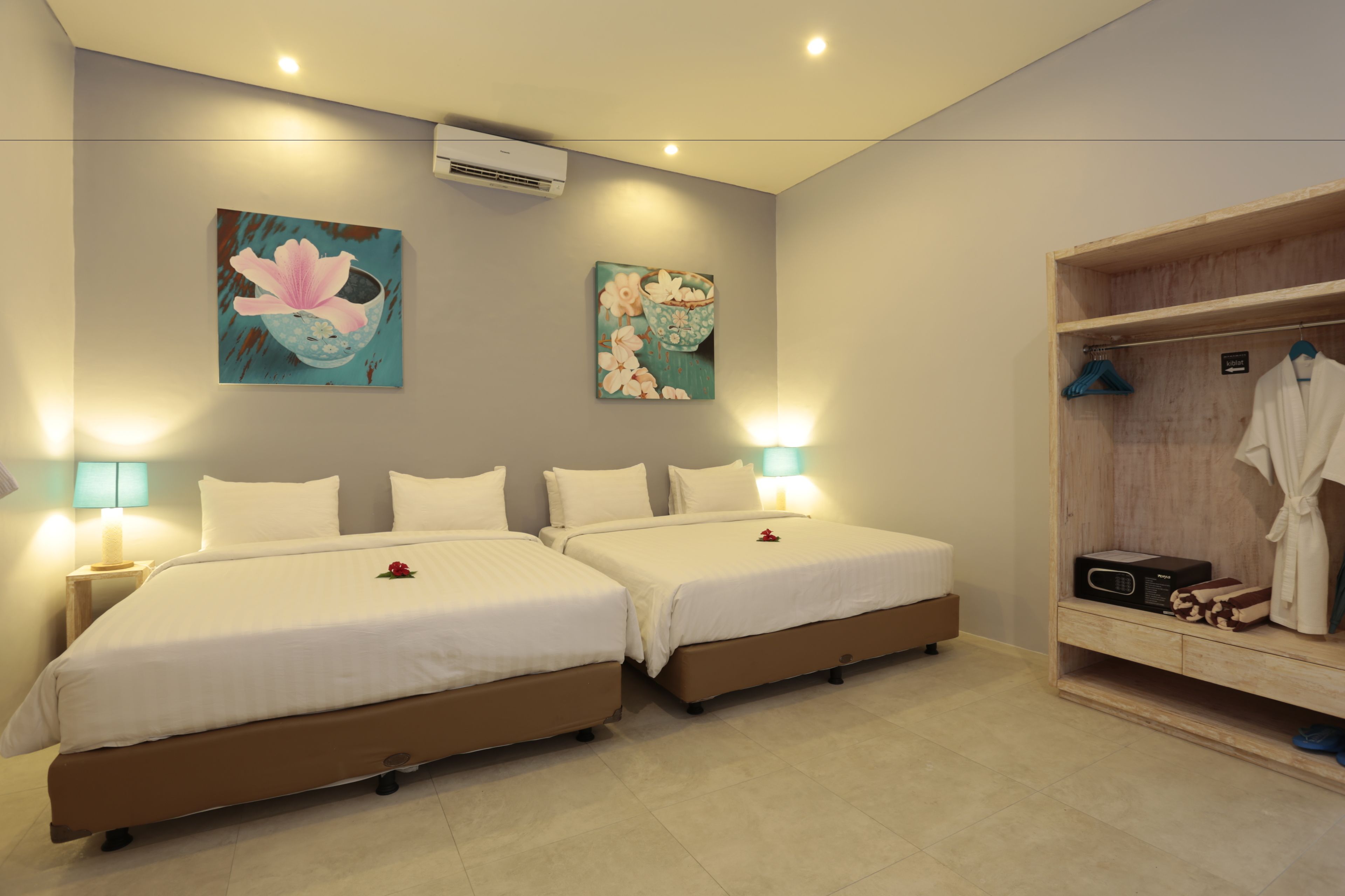 family suite, 1 bedroom | premium bedding, minibar, in-room safe, blackout curtains