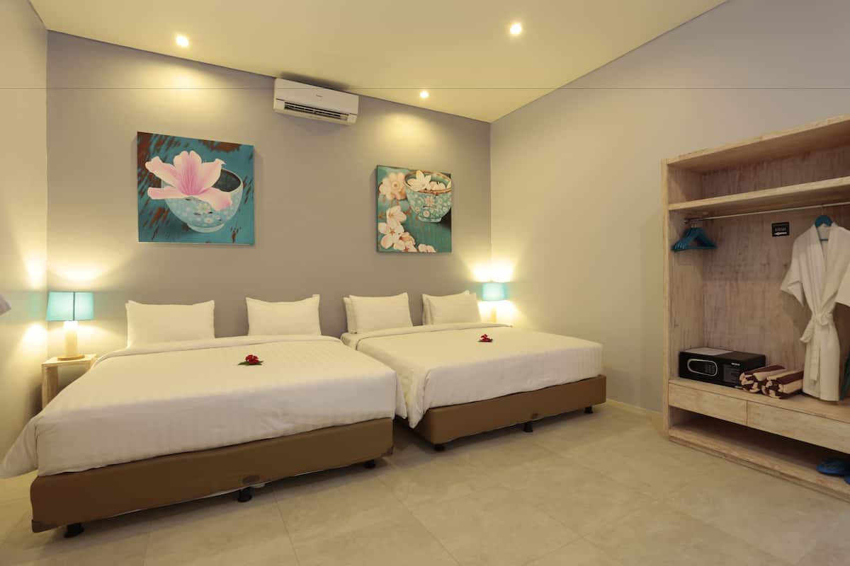 family suite, 1 bedroom | premium bedding, minibar, in-room safe, blackout curtains